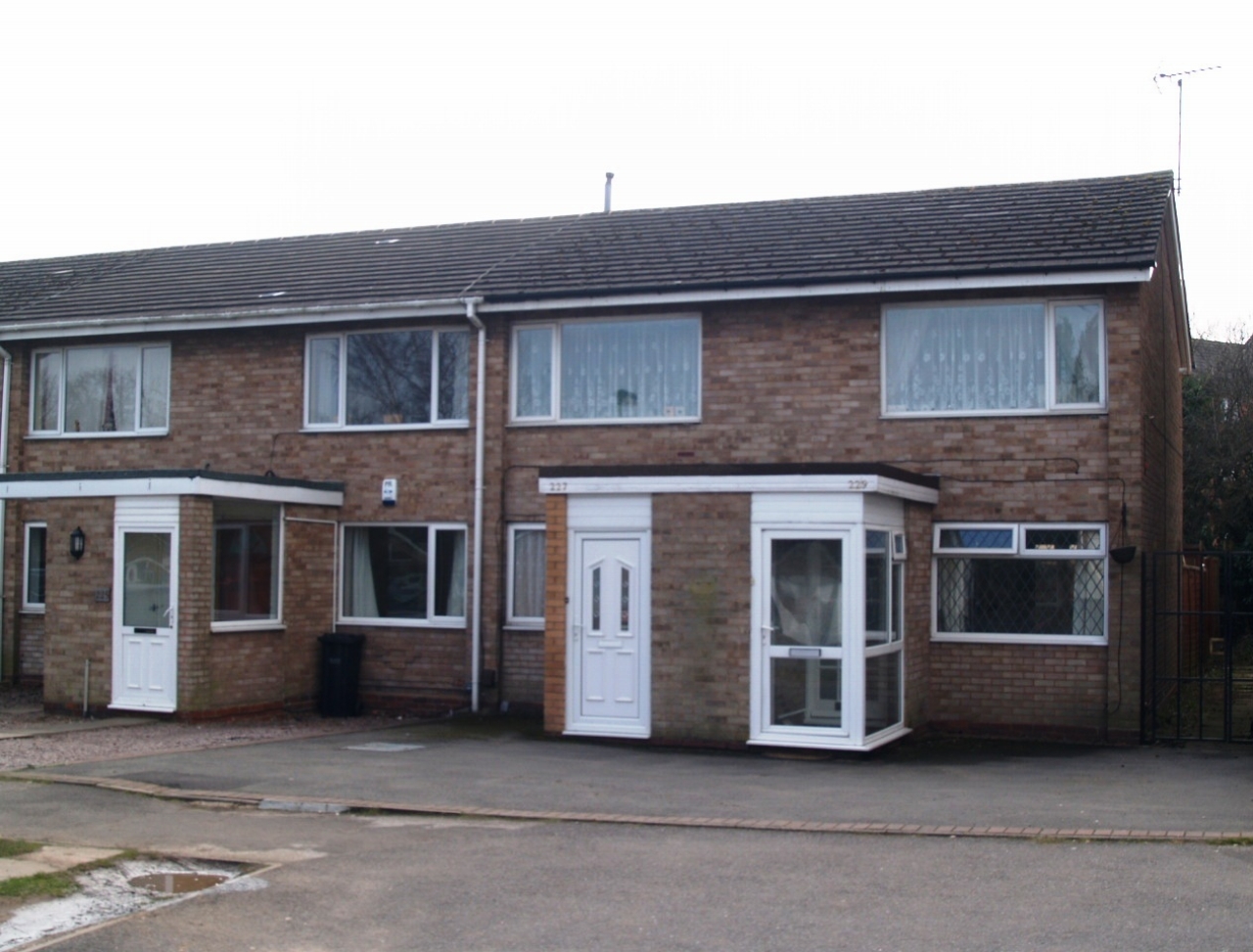 2 bedroom ground floor apartment SSTC in Solihull - photograph 1.