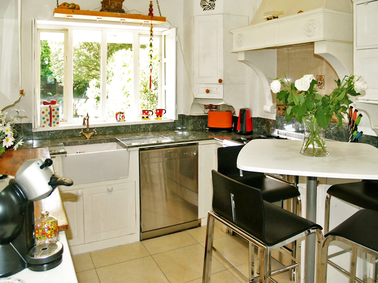 3 bedroom semi detached house SSTC in Solihull - photograph 7.