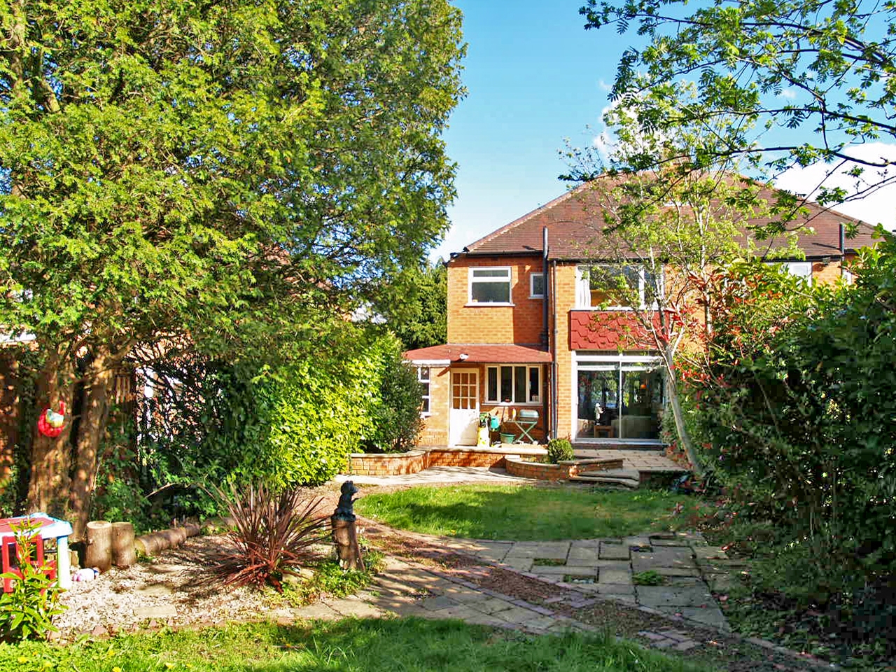 3 bedroom semi detached house SSTC in Solihull - photograph 13.