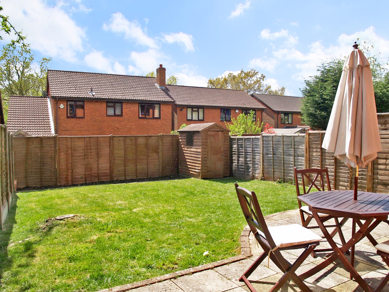 3 bedroom semi detached house SSTC in Solihull - photograph 6.