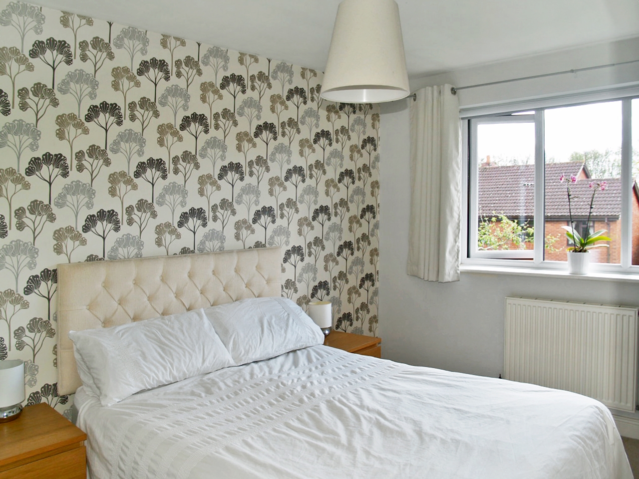 3 bedroom semi detached house SSTC in Solihull - photograph 7.