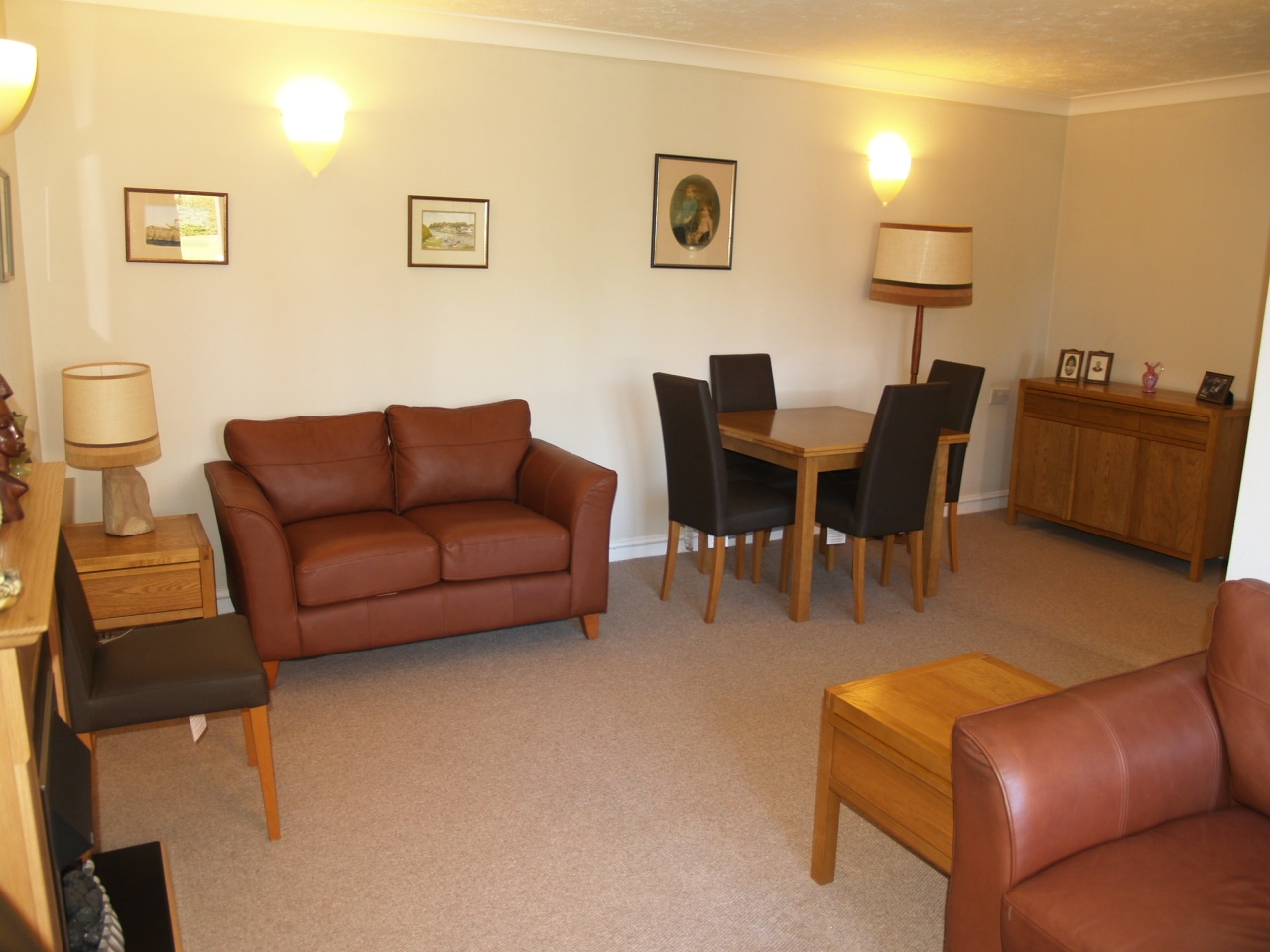 2 bedroom apartment SSTC in Solihull - photograph 3.