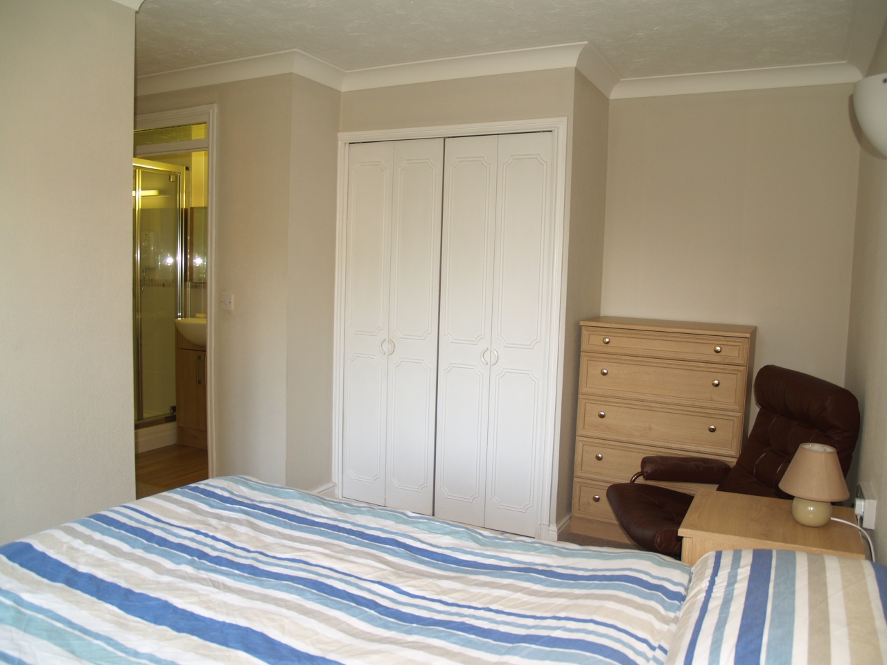 2 bedroom apartment SSTC in Solihull - photograph 7.