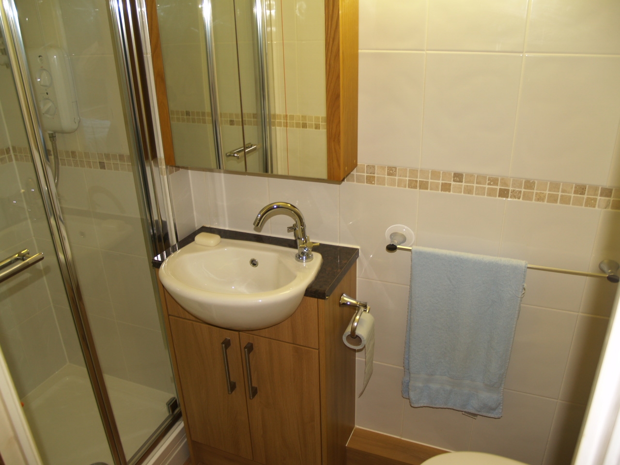 2 bedroom apartment SSTC in Solihull - photograph 6.