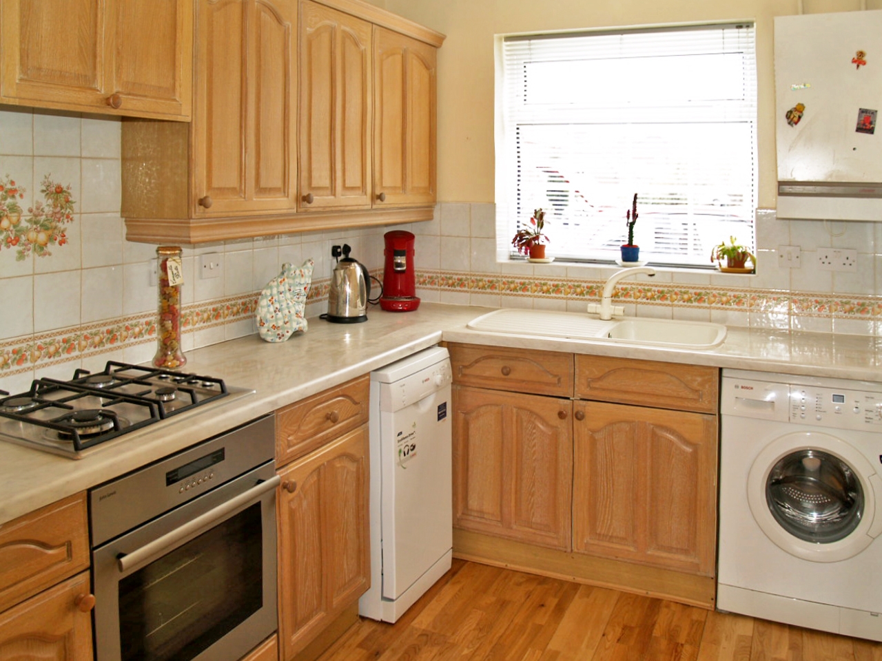 3 bedroom semi detached house SSTC in Solihull - photograph 3.