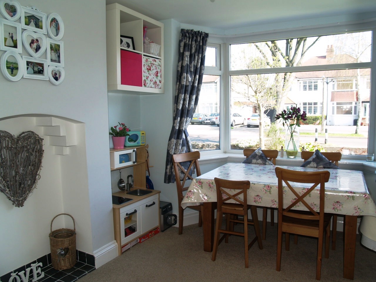 3 bedroom semi detached house SSTC in Solihull - photograph 4.