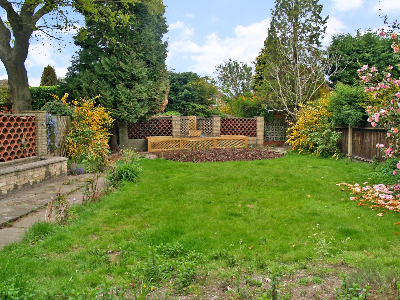 4 bedroom detached house SSTC in Solihull - photograph 9.