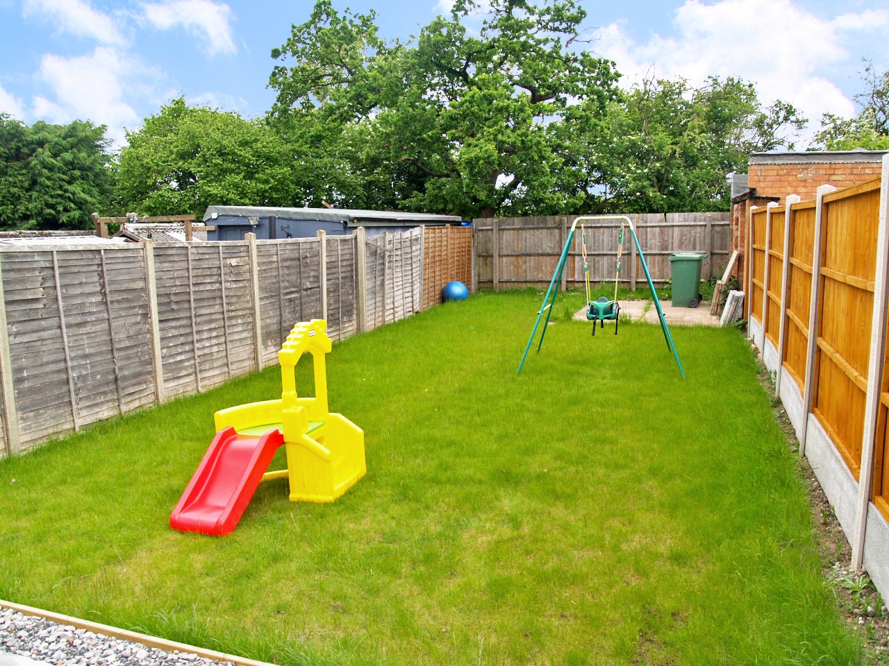 3 bedroom semi detached house SSTC in Solihull - photograph 8.