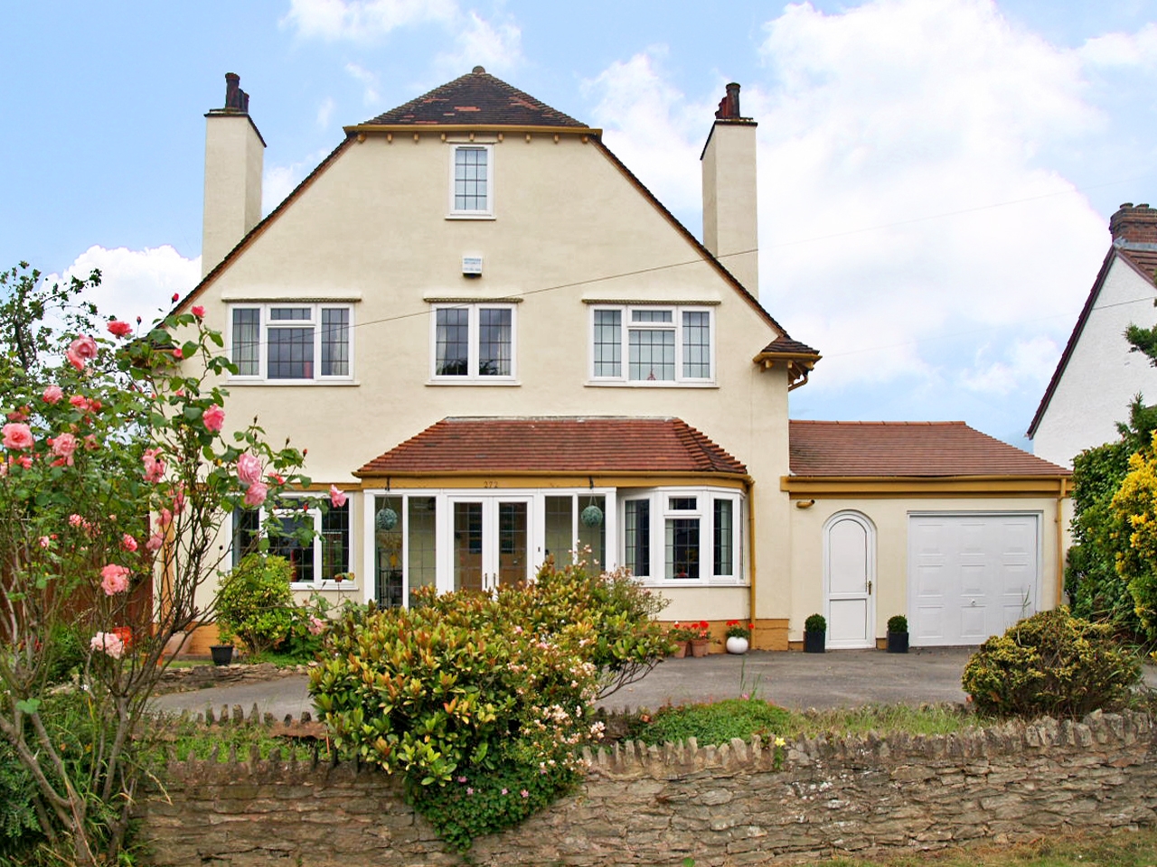 4 bedroom detached house SSTC in Solihull - Main Image.