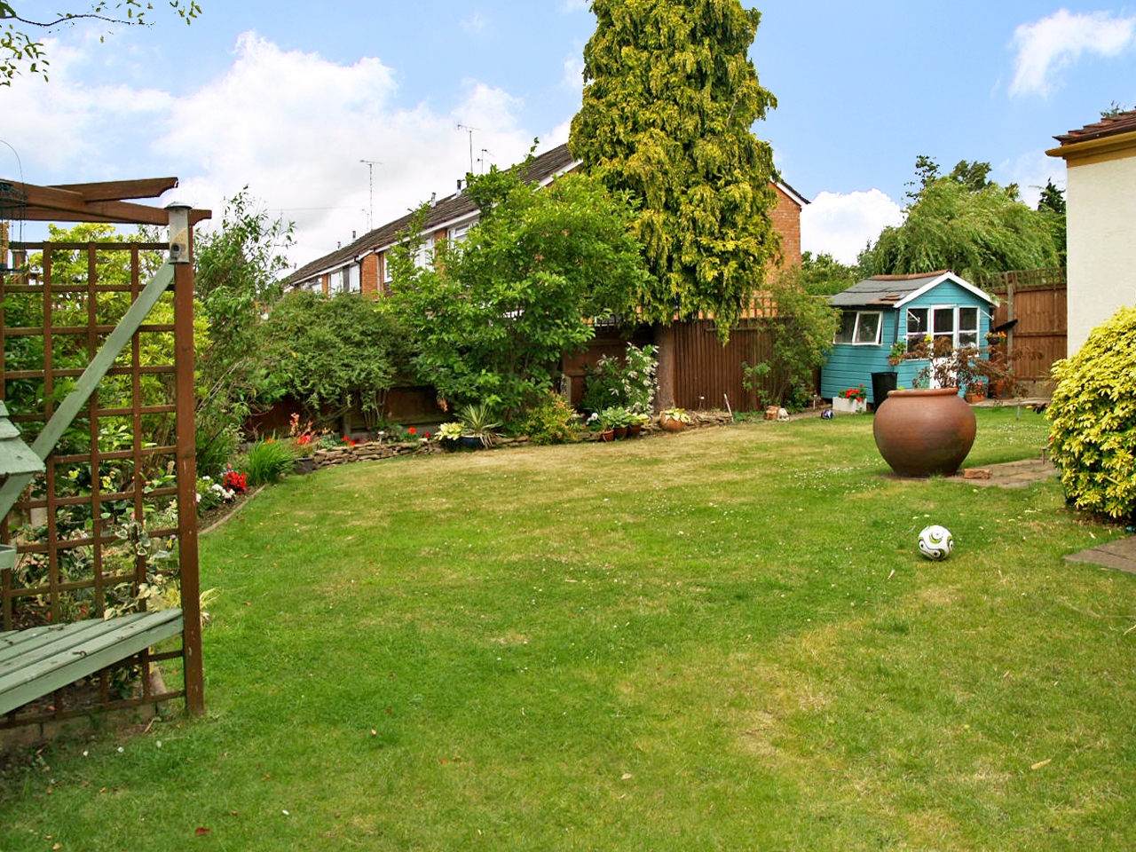 4 bedroom detached house SSTC in Solihull - photograph 12.