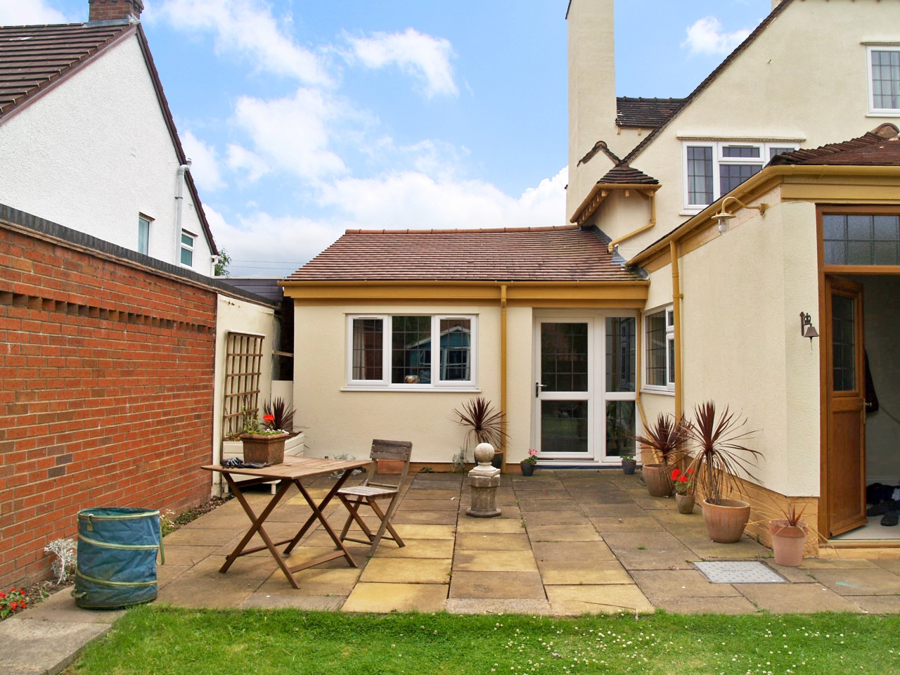 4 bedroom detached house SSTC in Solihull - photograph 20.