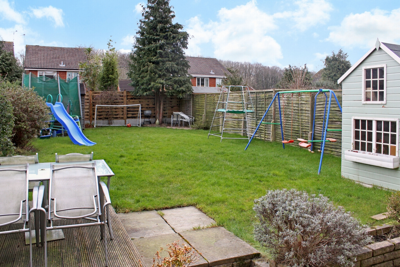 3 bedroom semi detached house SSTC in Solihull - photograph 9.