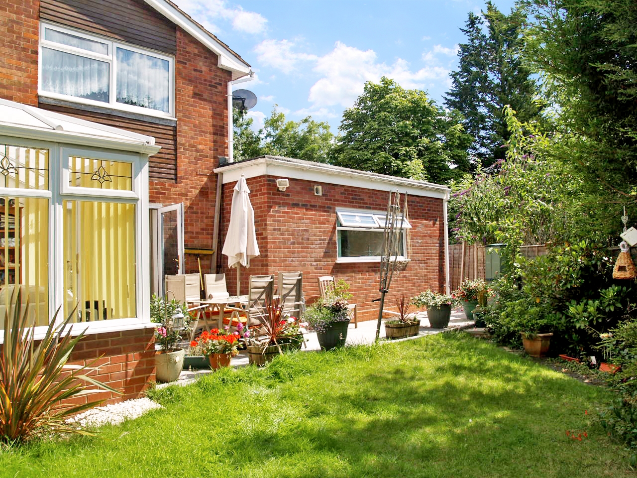 4 bedroom detached house SSTC in Solihull - photograph 15.