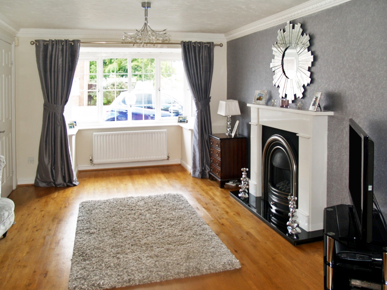 5 bedroom detached house SSTC in Solihull - photograph 3.