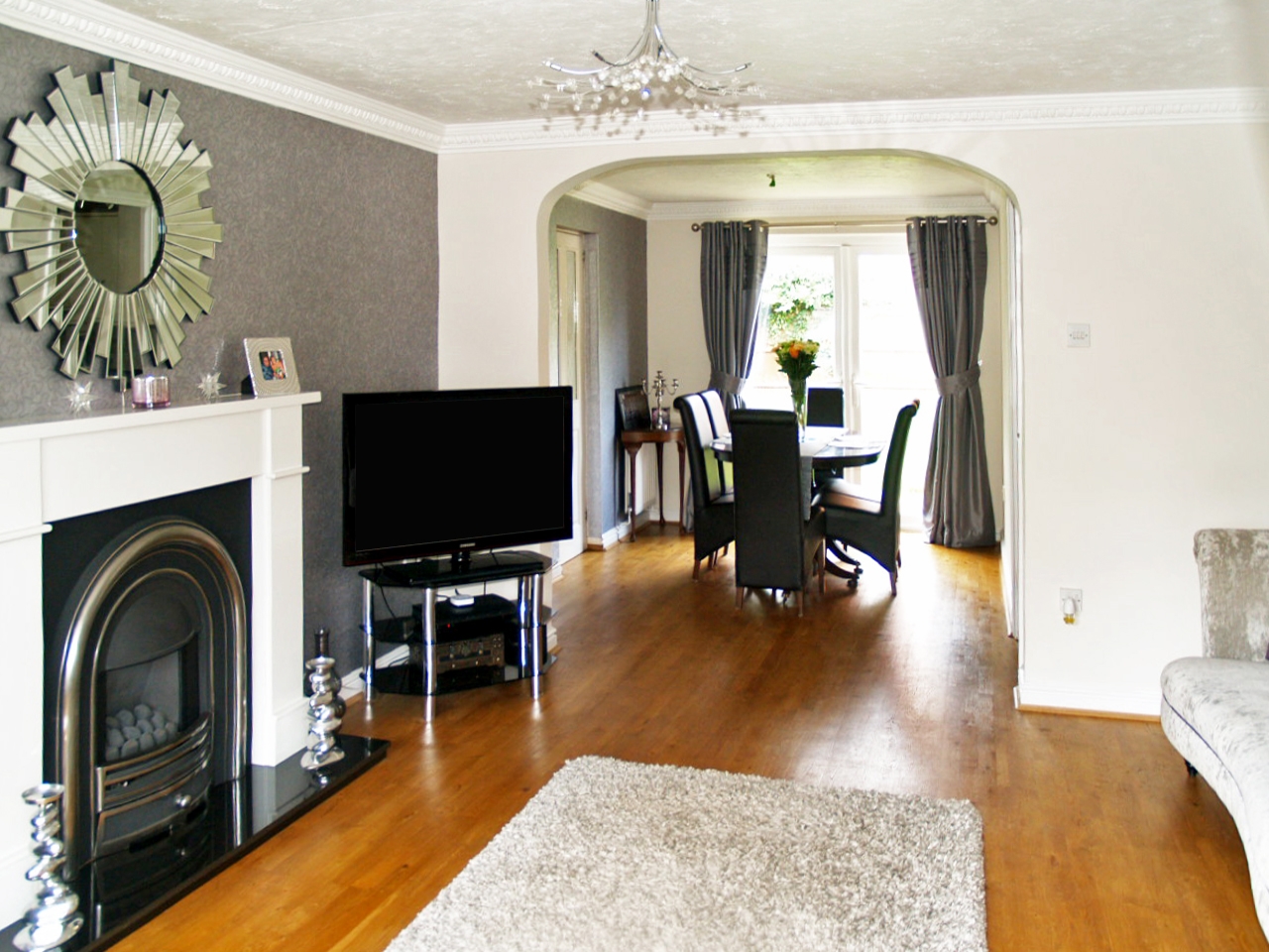 5 bedroom detached house SSTC in Solihull - photograph 4.