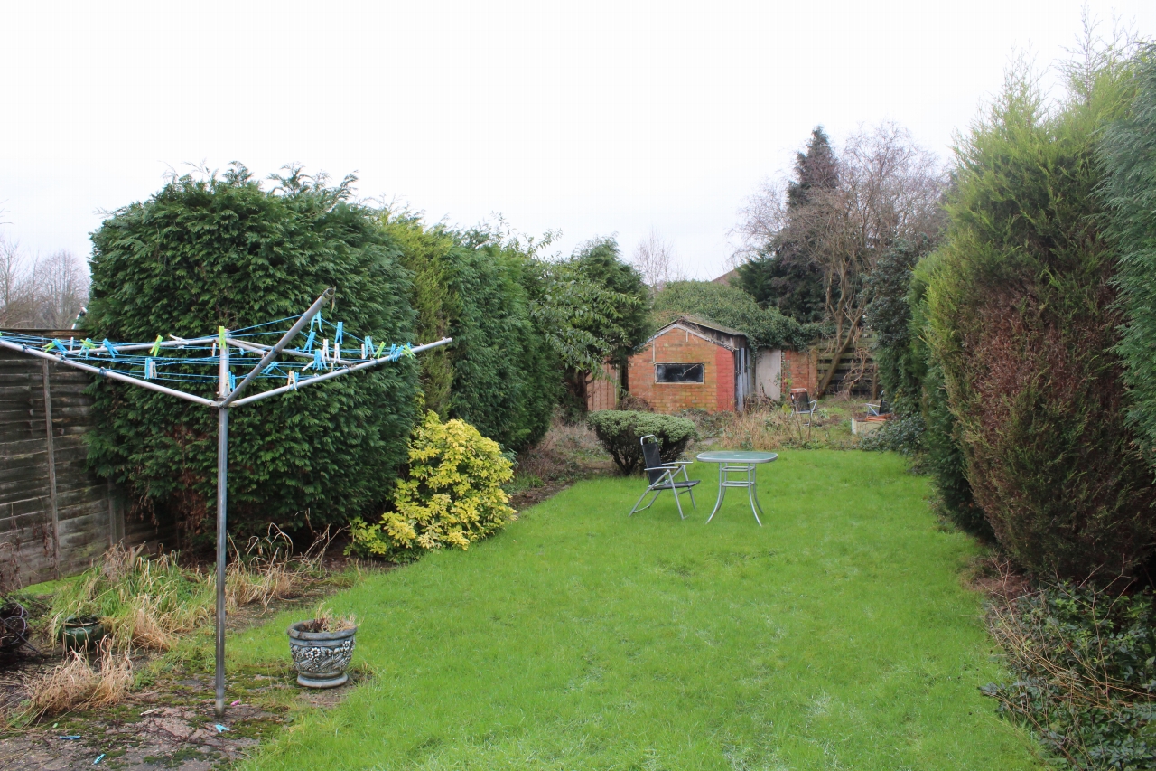 3 bedroom semi detached house SSTC in Solihull - photograph 4.