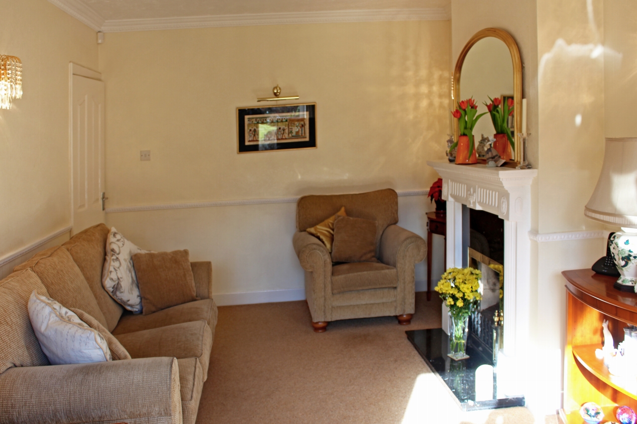 3 bedroom semi detached house SSTC in Solihull - photograph 6.