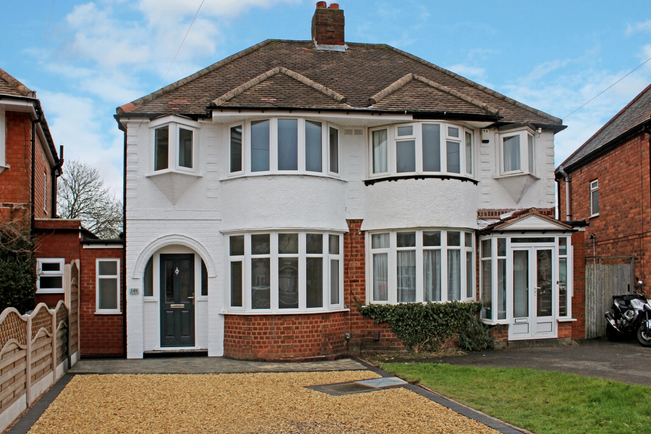 3 bedroom semi detached house SSTC in Solihull - photograph 6.