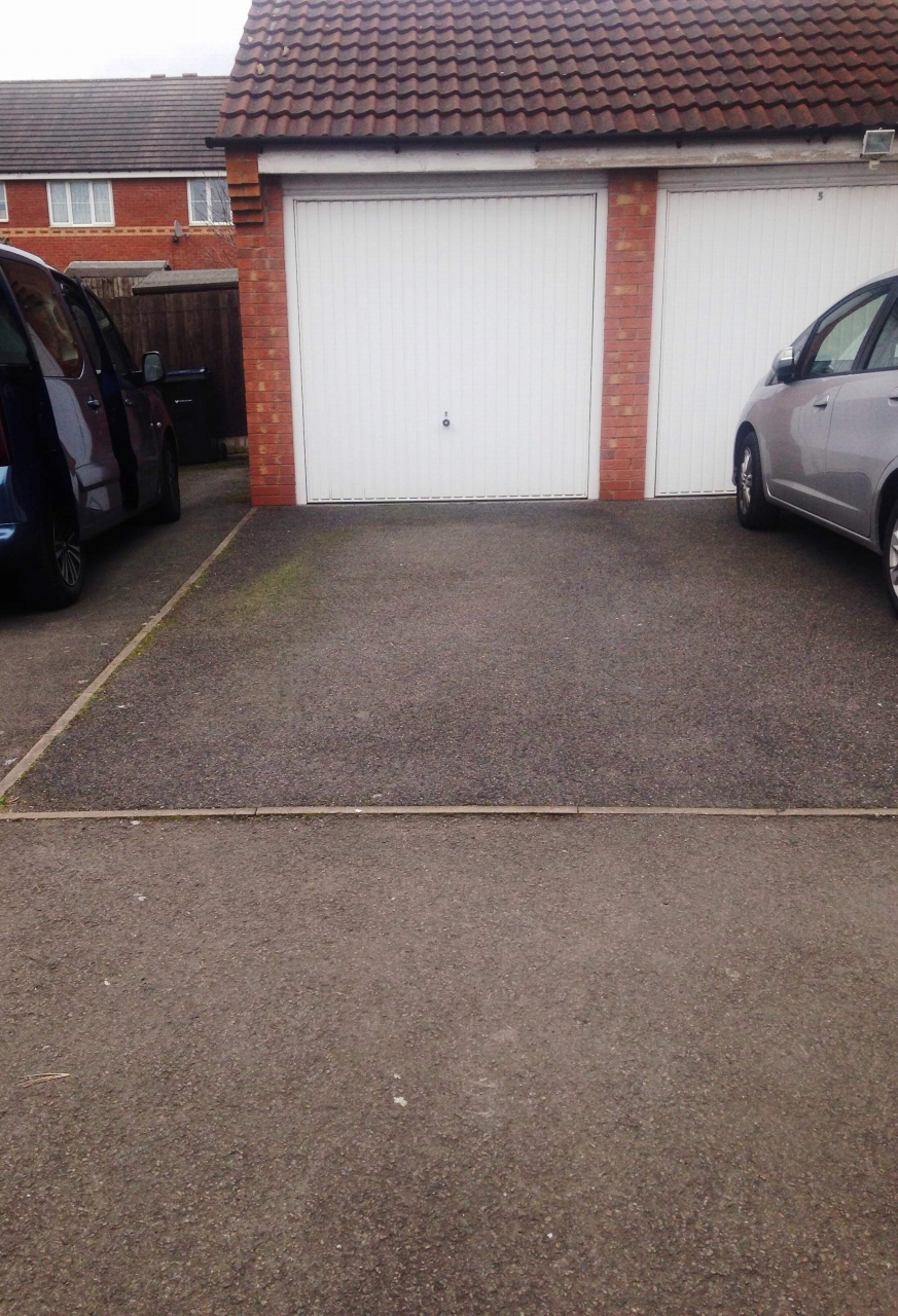 2 bedroom mid terraced house SSTC in Birmingham - photograph 10.