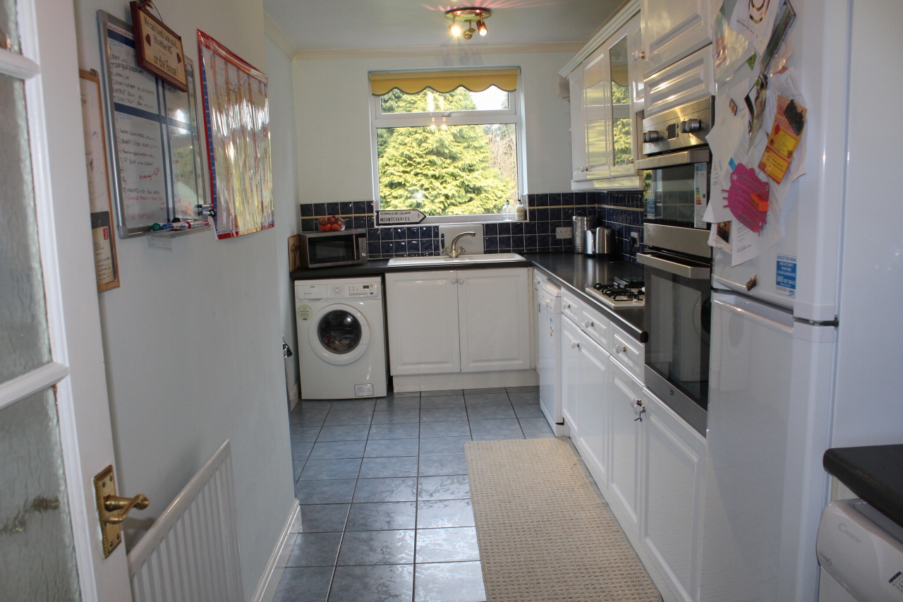 3 bedroom semi detached house SSTC in Birmingham - photograph 4.