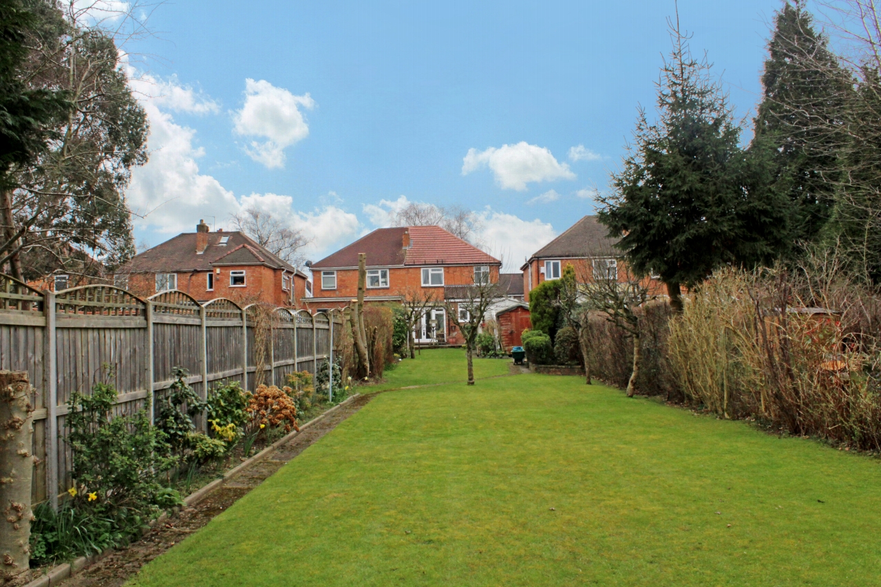 3 bedroom semi detached house SSTC in Birmingham - photograph 14.