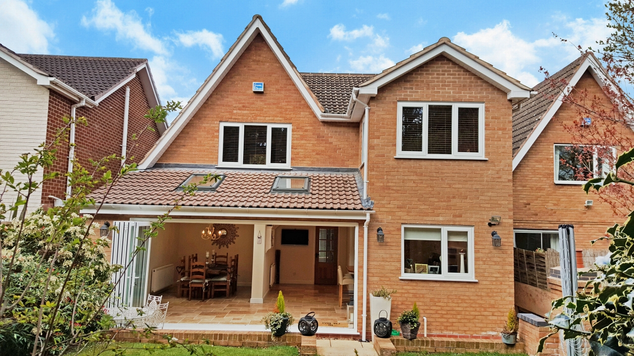 4 bedroom detached house SSTC in Solihull - photograph 18.