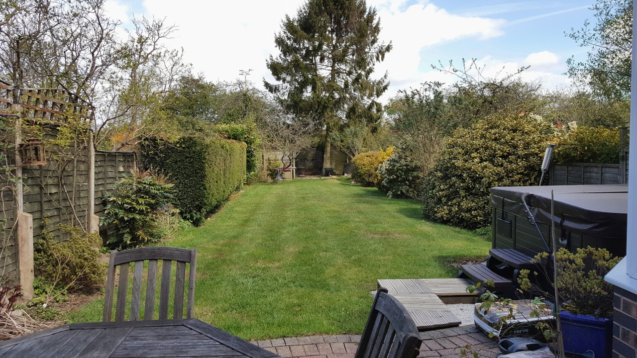 3 bedroom semi detached house SSTC in Solihull - photograph 3.