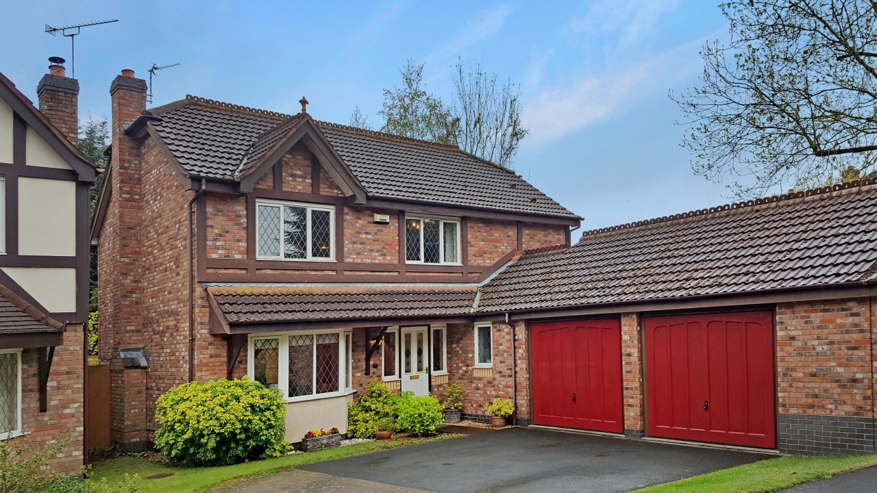 4 bedroom detached house SSTC in Solihull - Main Image.