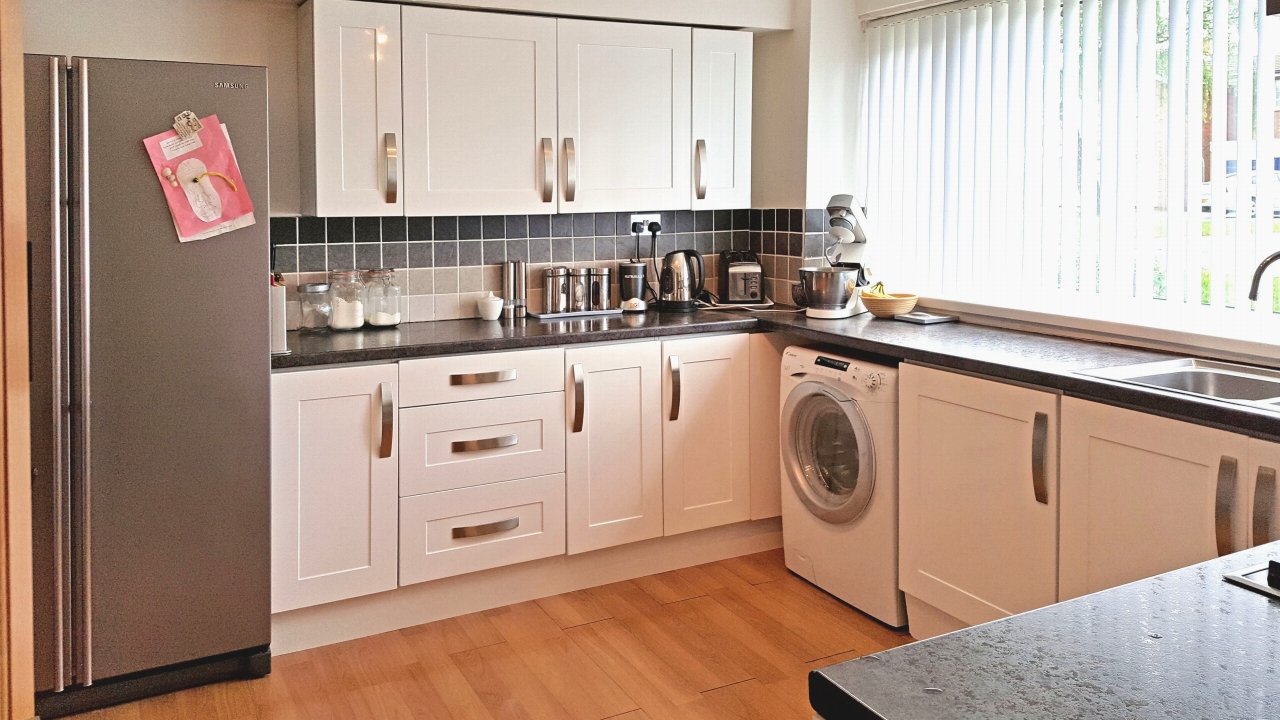 3 bedroom mid terraced house SSTC in Solihull - photograph 1.