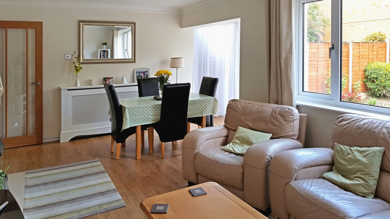 3 bedroom mid terraced house SSTC in Solihull - photograph 6.