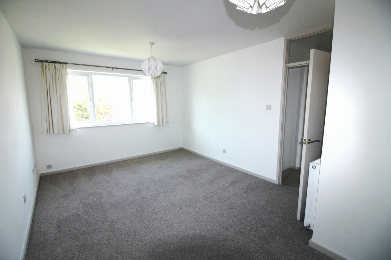 2 bedroom first floor apartment Application Made in Solihull - photograph 2.