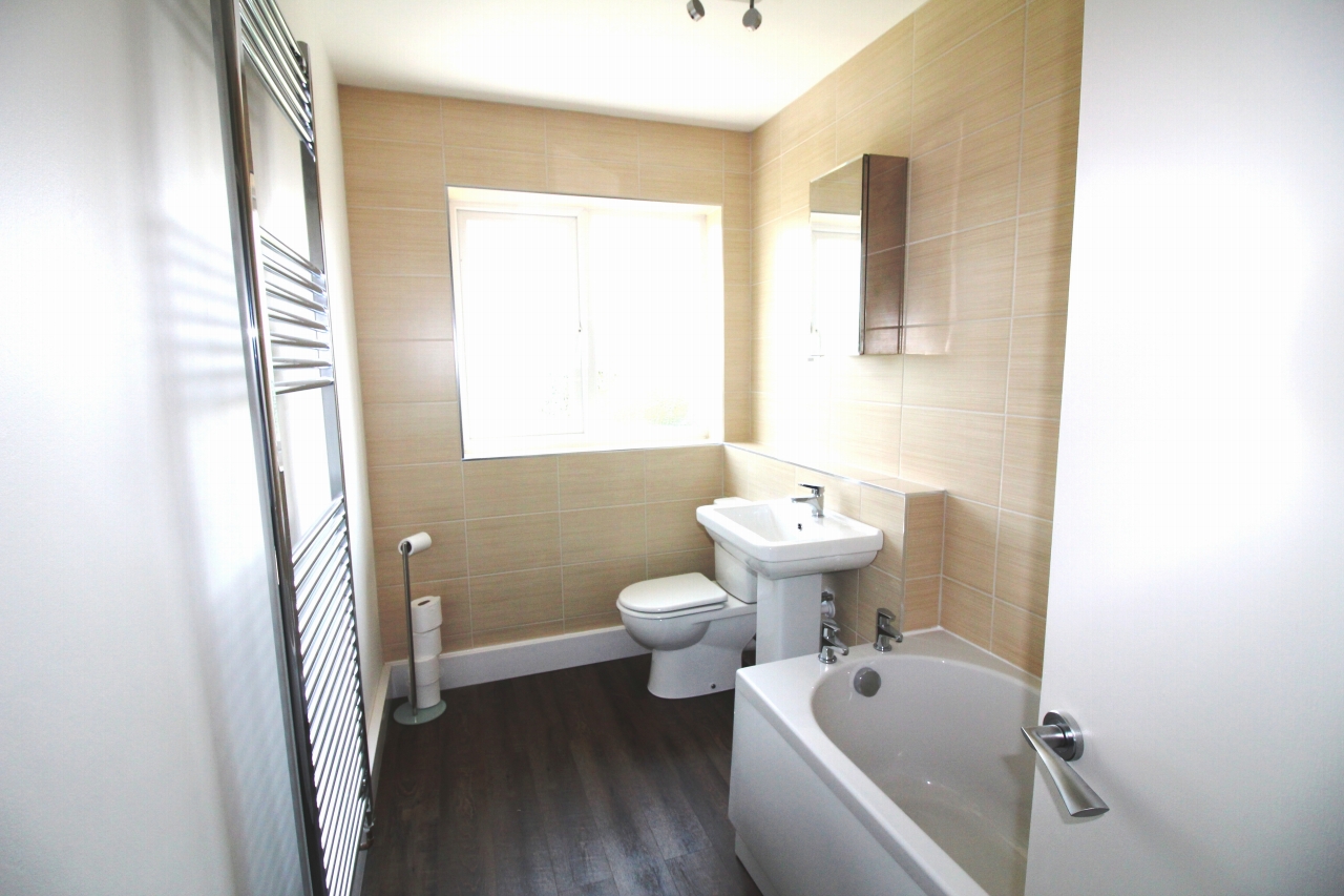 2 bedroom first floor apartment Application Made in Solihull - photograph 5.