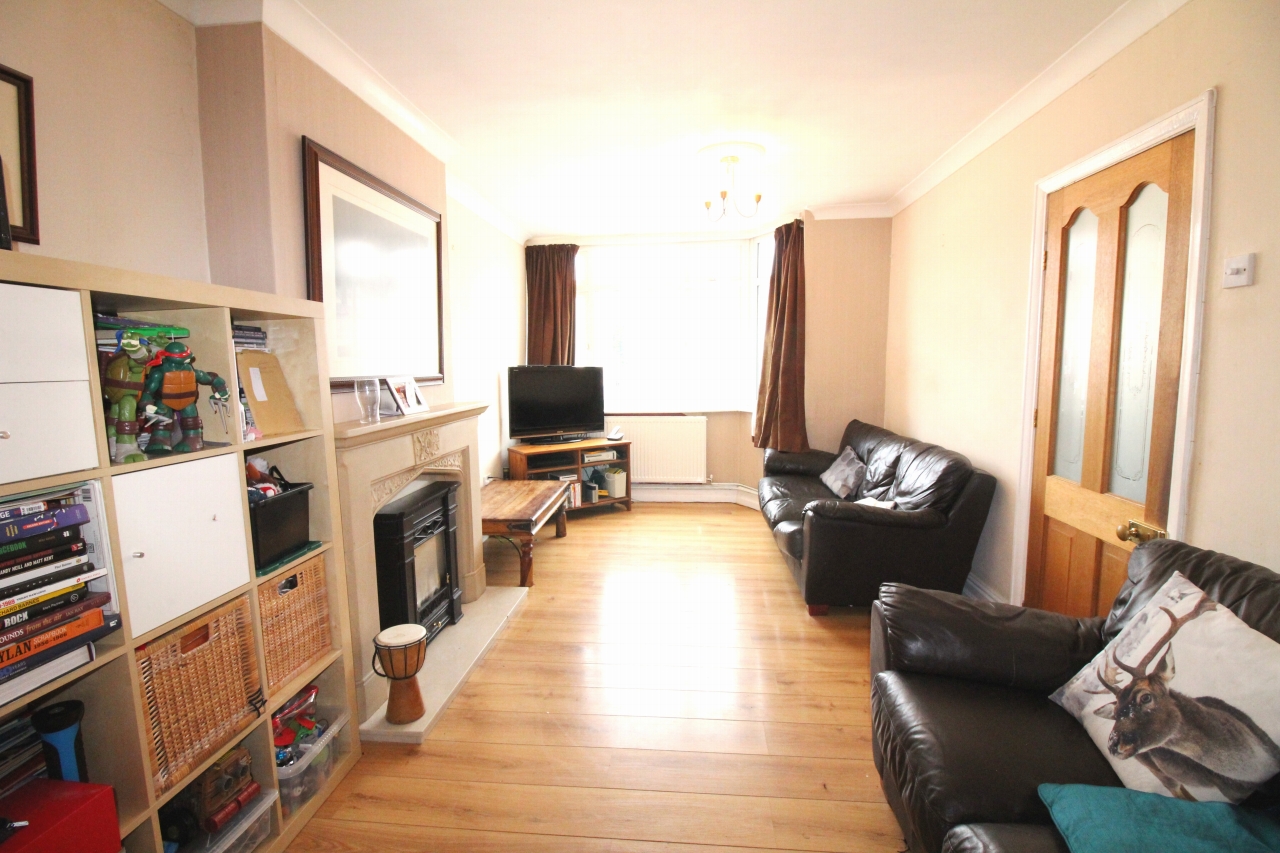 3 bedroom semi detached house SSTC in Solihull - photograph 4.