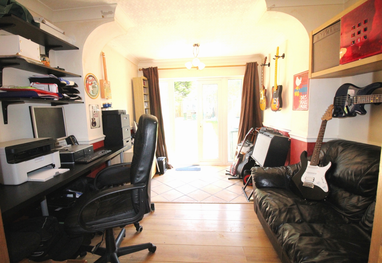 3 bedroom semi detached house SSTC in Solihull - photograph 5.