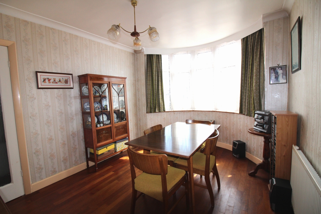 3 bedroom semi detached house SSTC in Solihull - photograph 4.