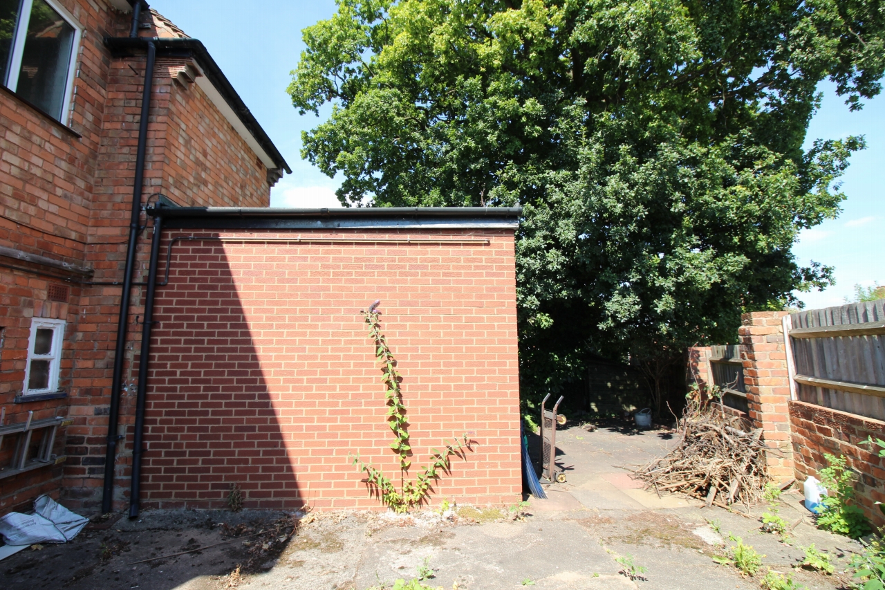 3 bedroom semi detached house SSTC in Solihull - photograph 12.