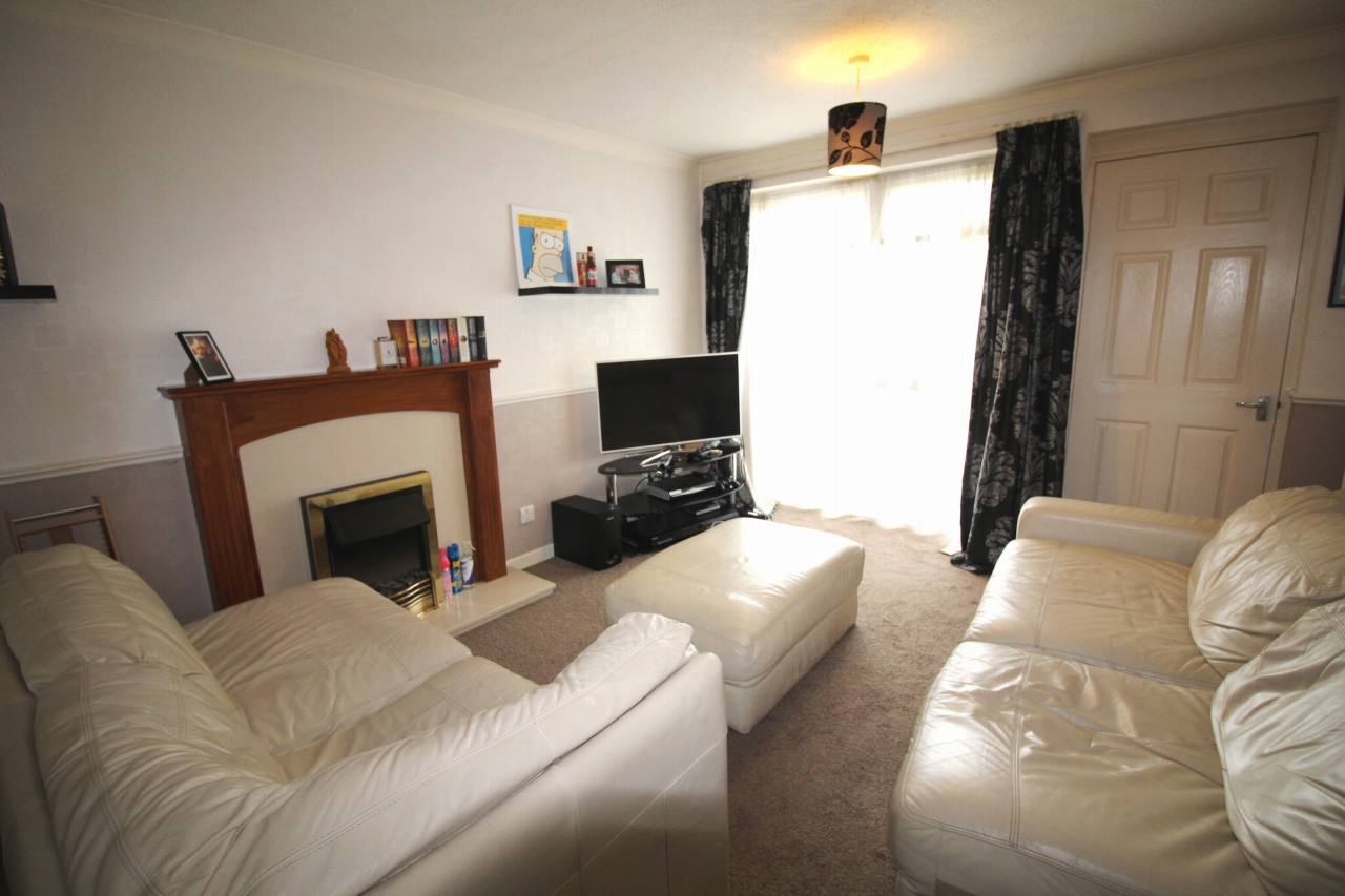 2 bedroom ground floor apartment SSTC in Solihull - photograph 3.