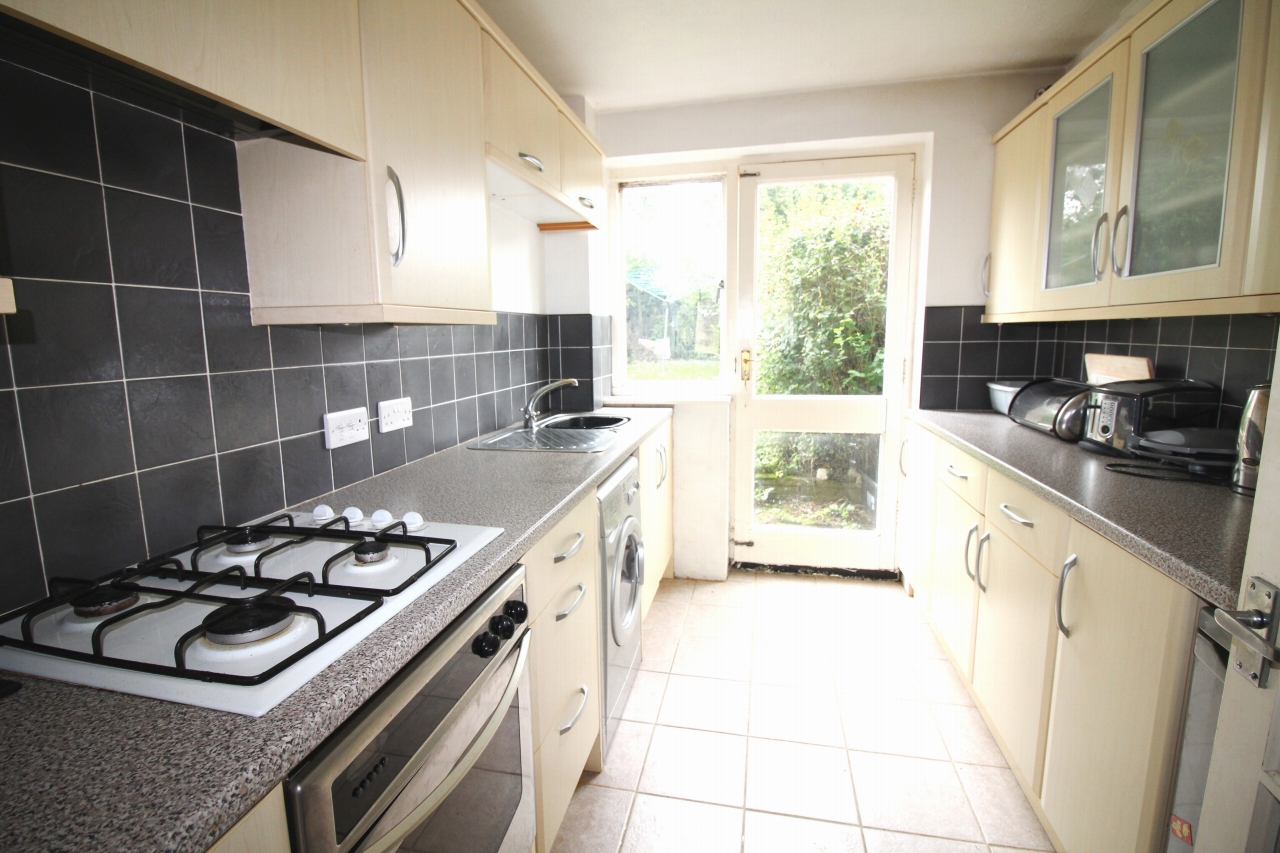 2 bedroom ground floor apartment SSTC in Solihull - photograph 4.