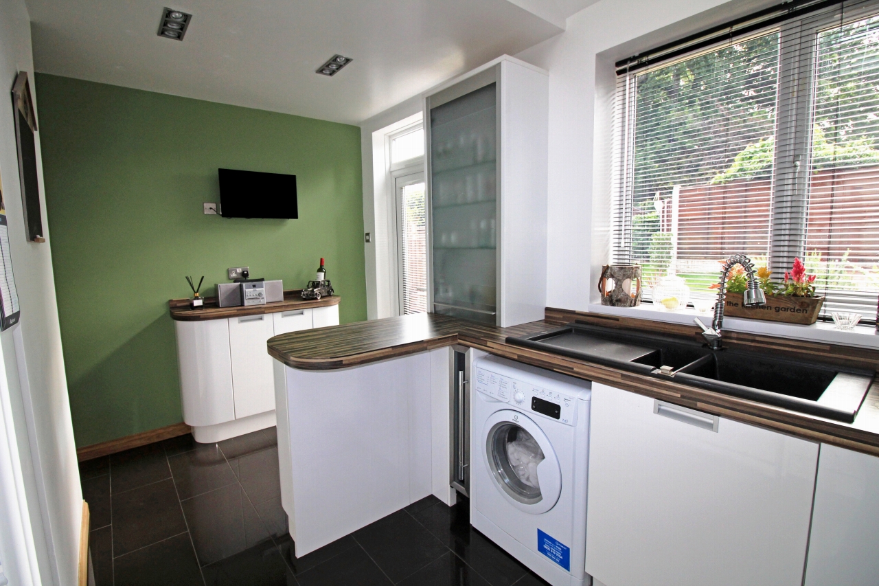 3 bedroom semi detached house SSTC in Solihull - photograph 6.