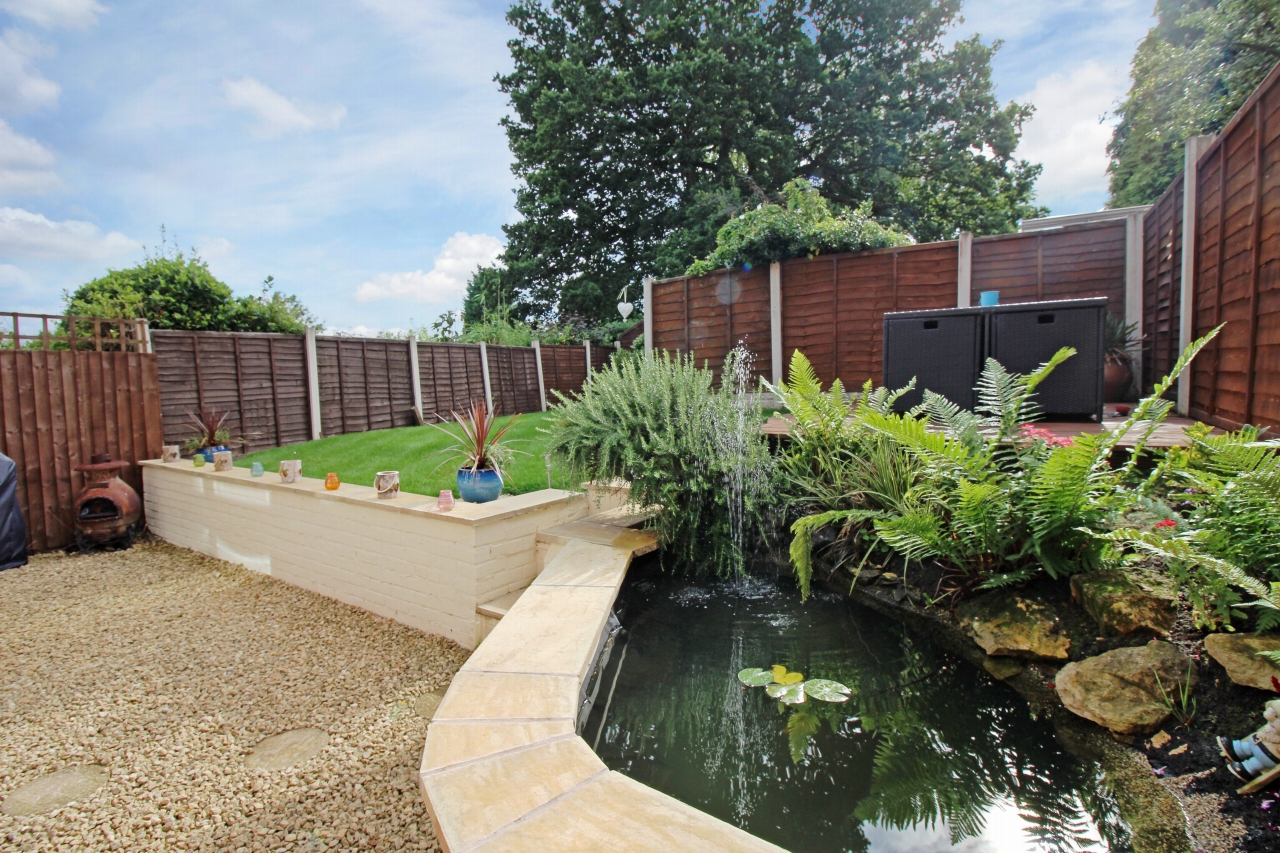 3 bedroom semi detached house SSTC in Solihull - photograph 10.