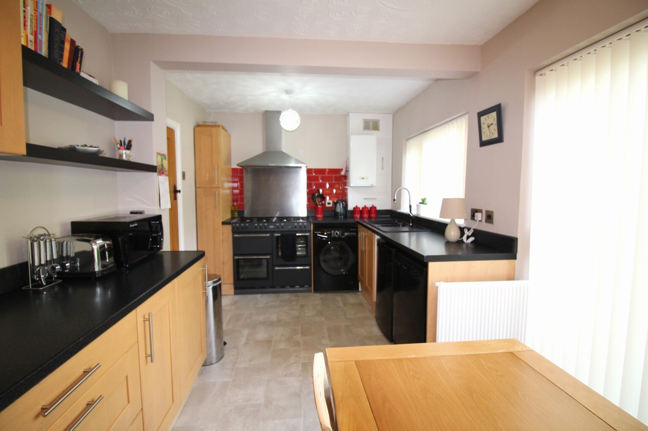 3 bedroom semi detached house SSTC in Birmingham - photograph 11.