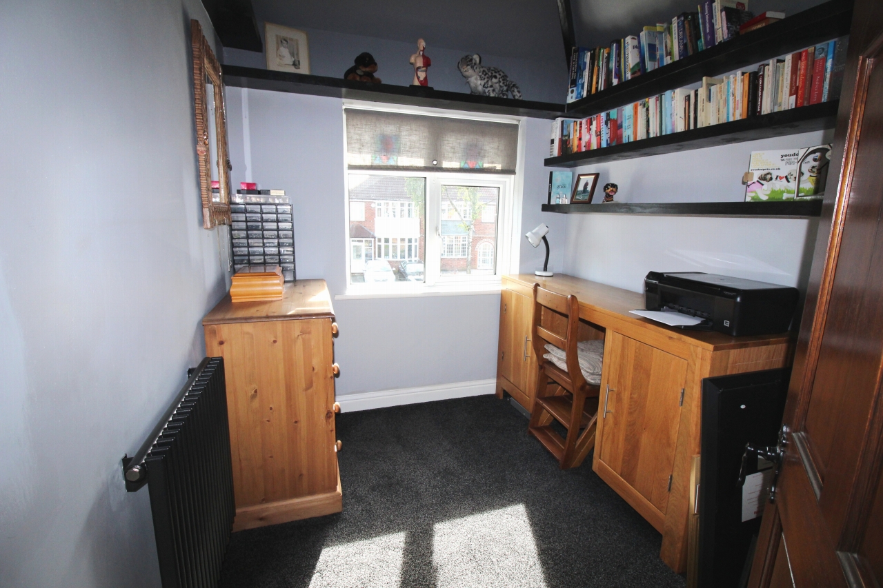 3 bedroom semi detached house SSTC in Birmingham - photograph 10.