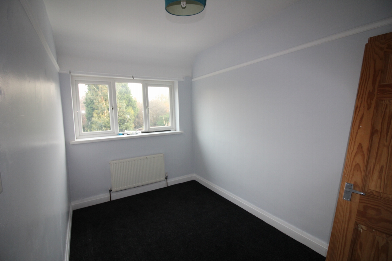 3 bedroom mid terraced house Application Made in Solihull - photograph 7.