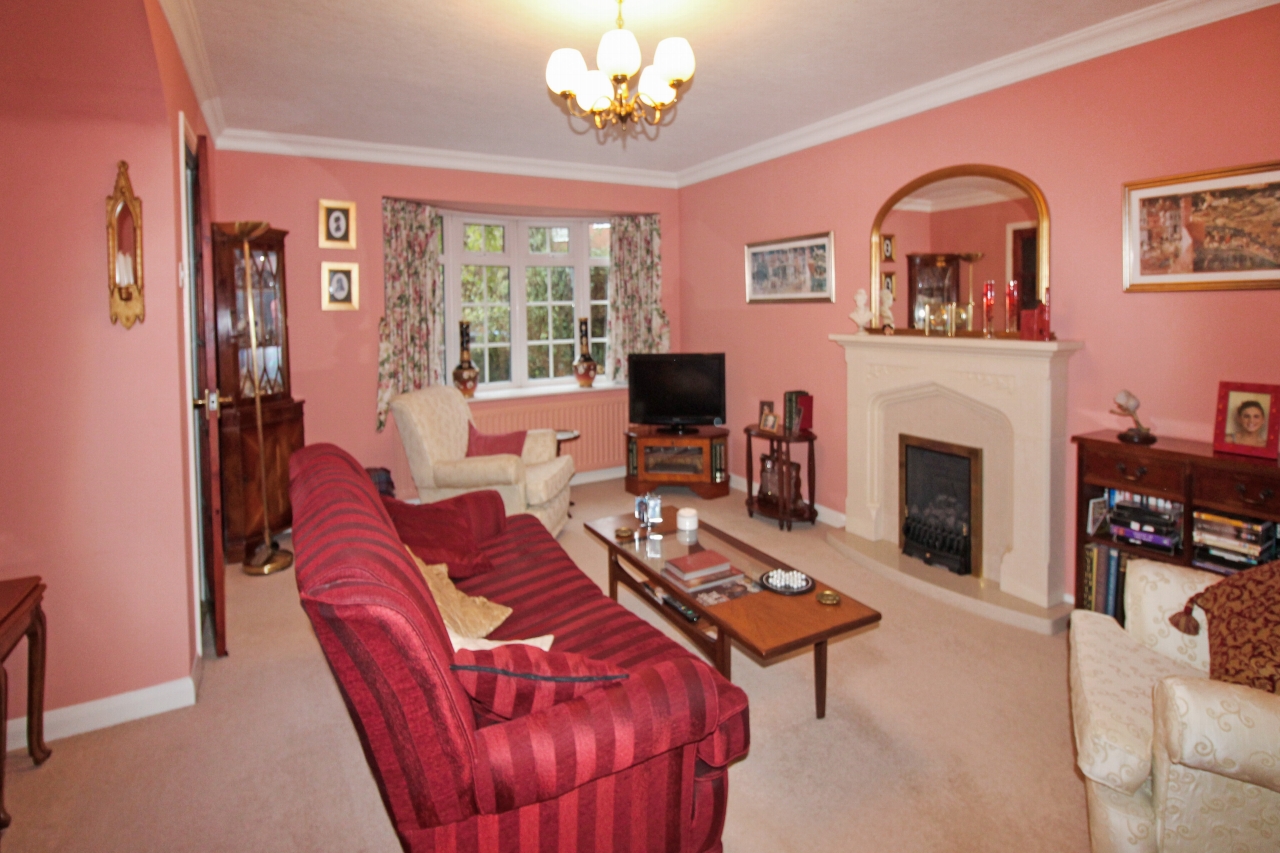 4 bedroom detached house SSTC in Henley In Arden - photograph 2.