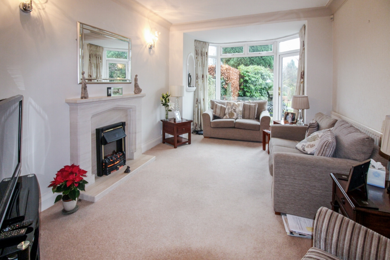 4 bedroom semi detached house SSTC in Solihull - photograph 4.