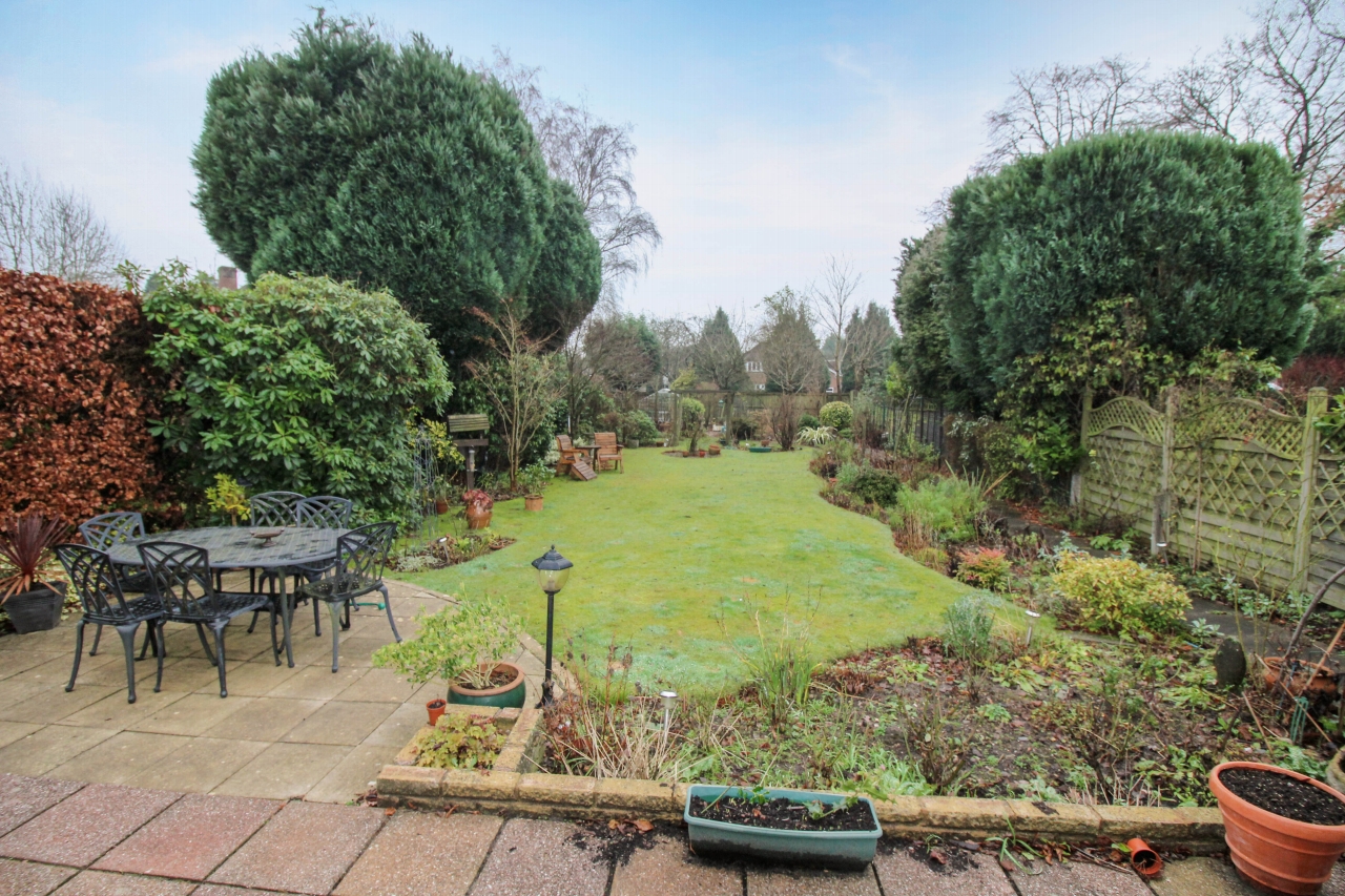 4 bedroom semi detached house SSTC in Solihull - photograph 2.