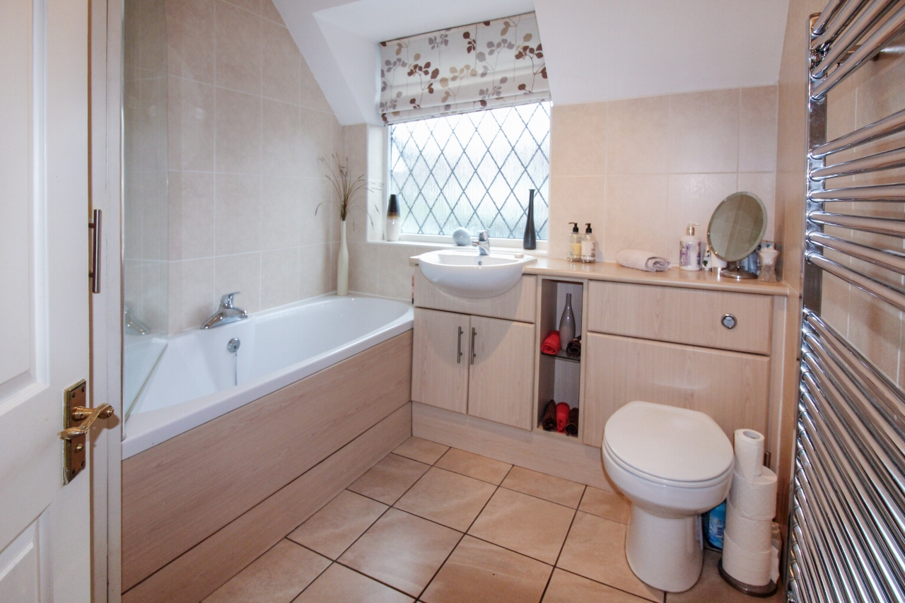 4 bedroom semi detached house SSTC in Solihull - photograph 15.