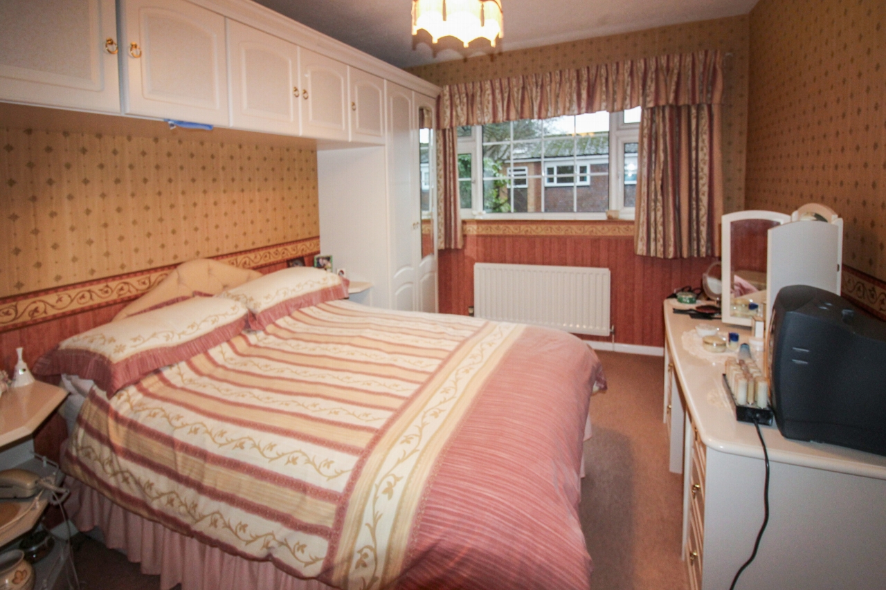 3 bedroom end terraced house SSTC in Solihull - photograph 5.