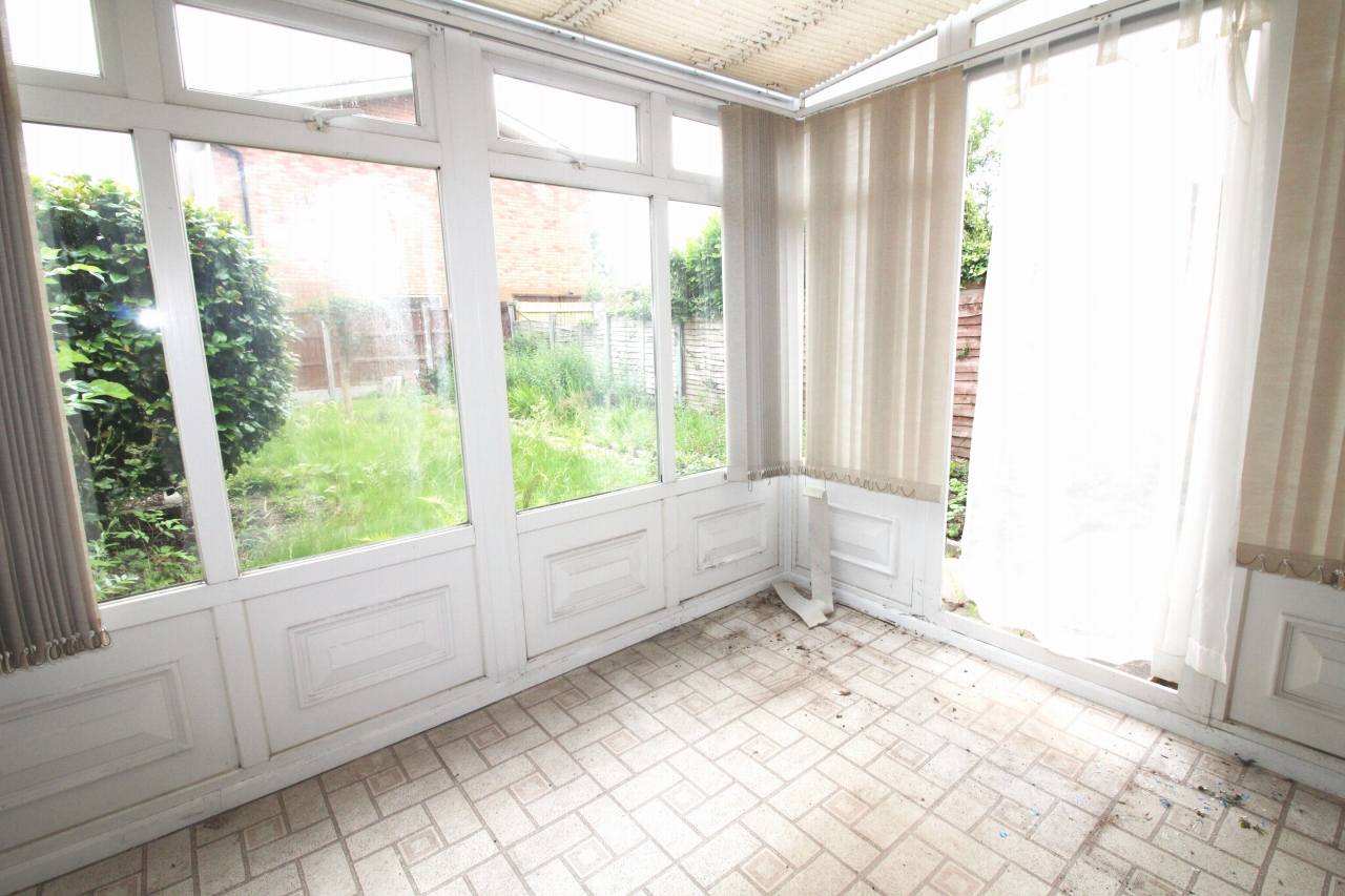 3 bedroom end terraced house SSTC in Solihull - photograph 4.