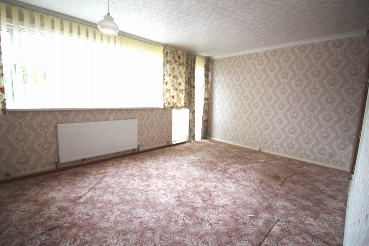 3 bedroom end terraced house SSTC in Solihull - photograph 7.